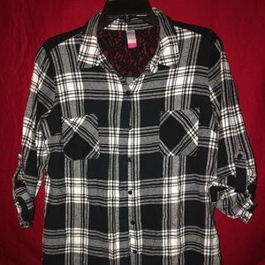 Flannel quarter sleeve button down with lace back